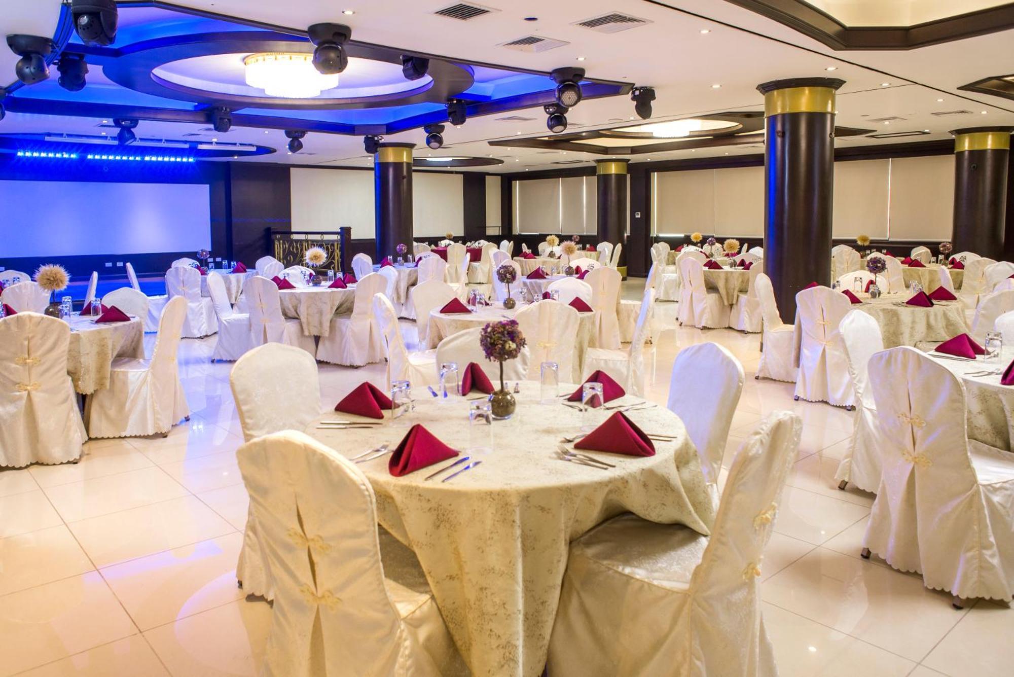 Kingdom Hotel 4*